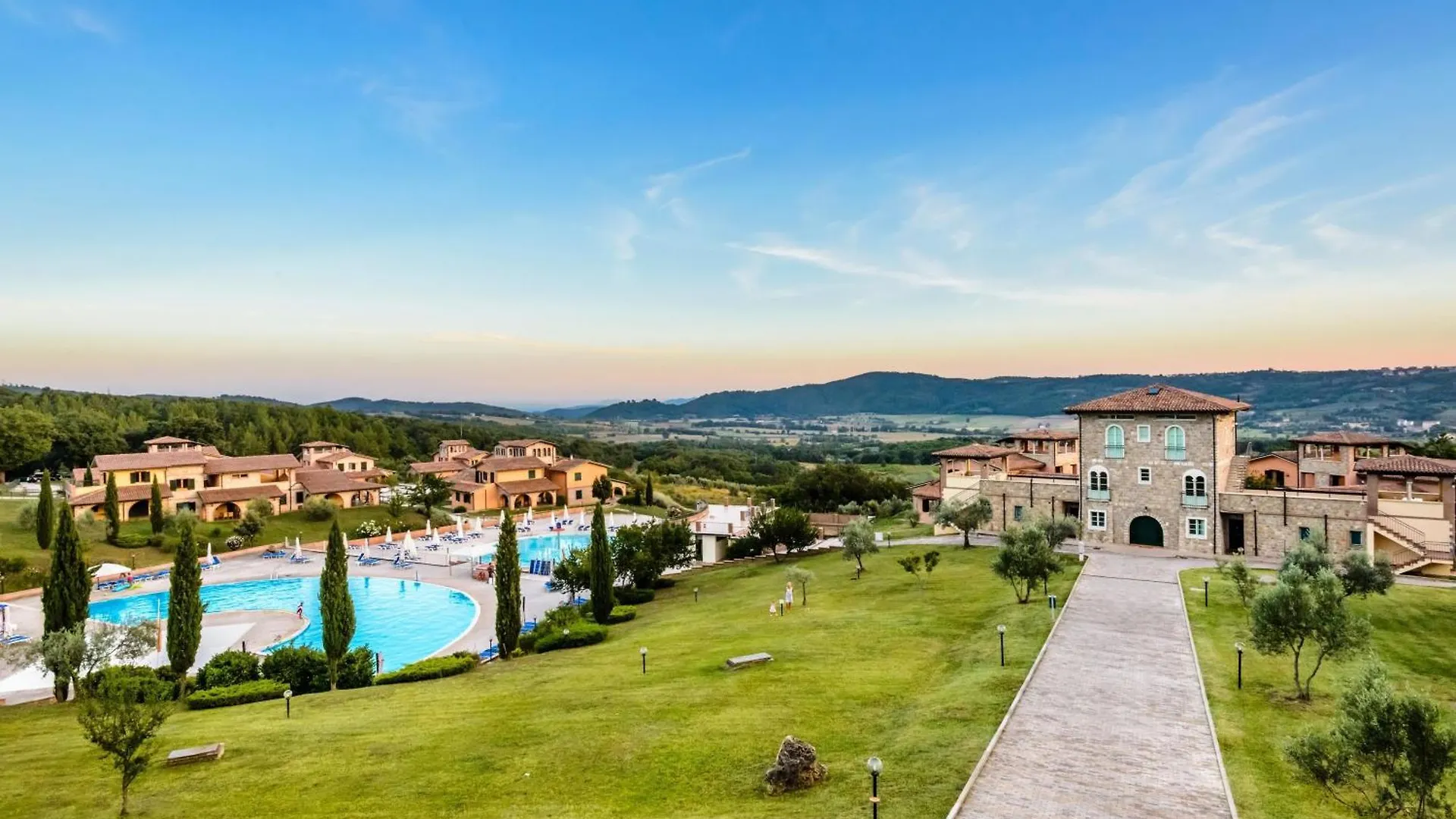 Residence With Swimming Pool Immersed In The Typical Tuscan Countryside Just 5 Minutes From Massa Marittima Podere Pian Mucini Aparthotel
