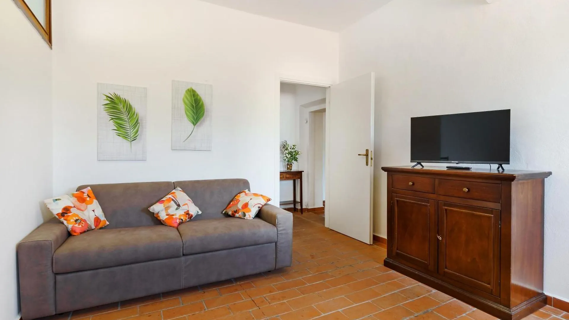 Residence With Swimming Pool Immersed In The Typical Tuscan Countryside Just 5 Minutes From Massa Marittima Podere Pian Mucini Aparthotel